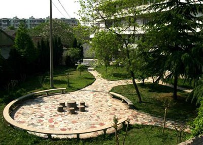 达州三里坪职高学校小花园