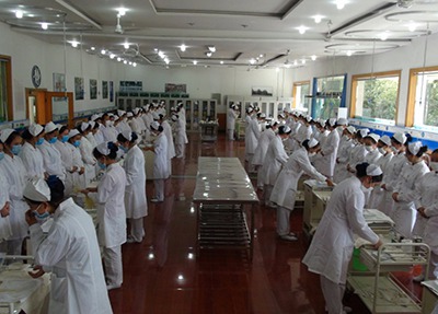 成都华大医药卫生学校护理实训室
