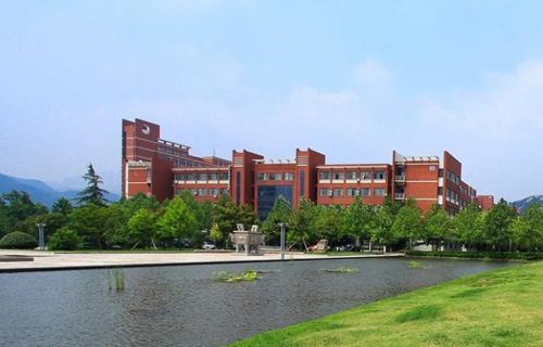四川省巴中师范学校2022年收费标准