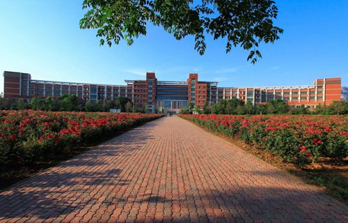 四川省巴中师范学校2022年收费标准
