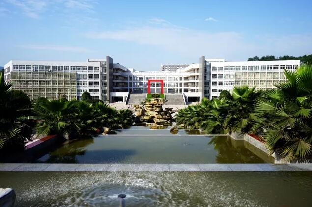 四川省宜宾卫生学校宿舍环境、寝室环境