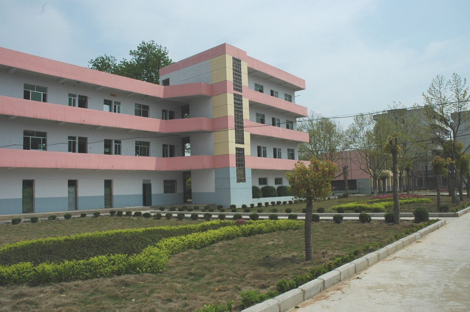 鹰潭应用工程学校