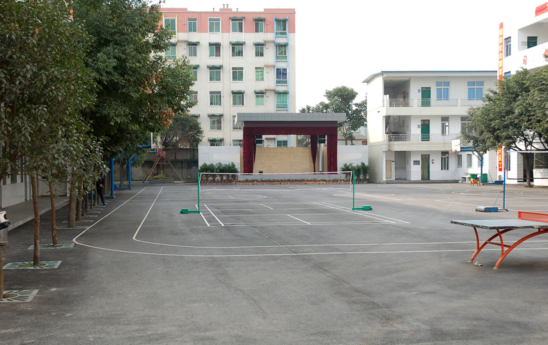 成都市天府新区成人中等专业学校学费、大概收费是多少