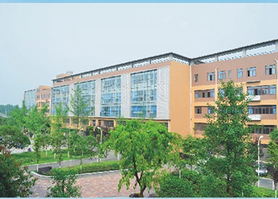 郫县友爱职业技术学校校园风景