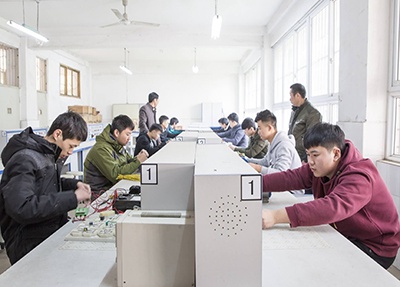 四川工业贸易学校学生实训