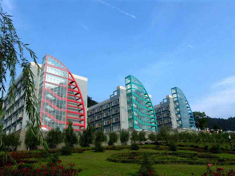 2020年四川省乐山新世纪技工学校校园环境