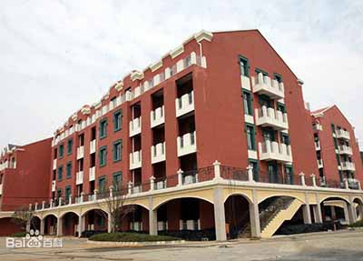 南充市潆溪高级职业中学学校建筑