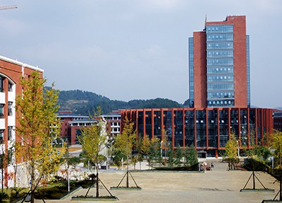 通江高明职业高级中学学校建筑