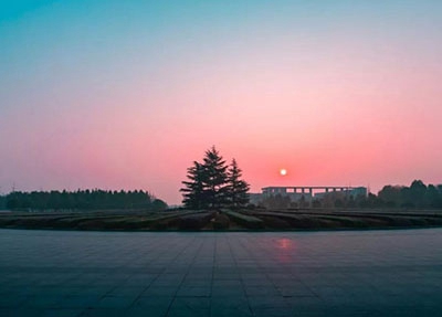 西华大学继续教育学院校园美景
