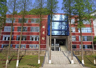 内江宏昌职业技术学院校园一角