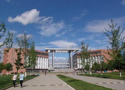 乐山市商务技工学校正大门