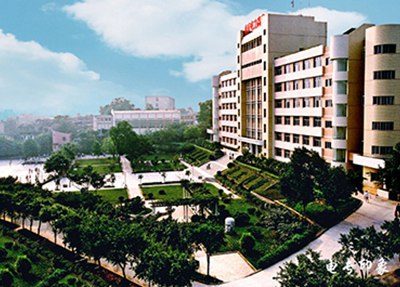 天府新区成人中等专业学校花园广场
