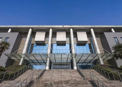 西华大学继续教育学院学校建筑