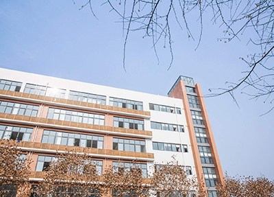 四川工业贸易学校学校教学楼