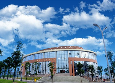 四川省阿坝卫生学校校园教学楼