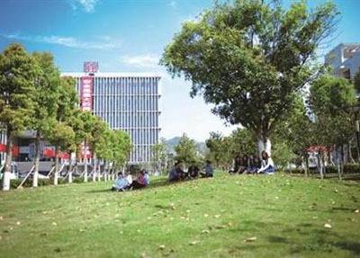 自贡电信学校学院一角
