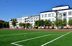 宜宾新村职业技术学校操场环境