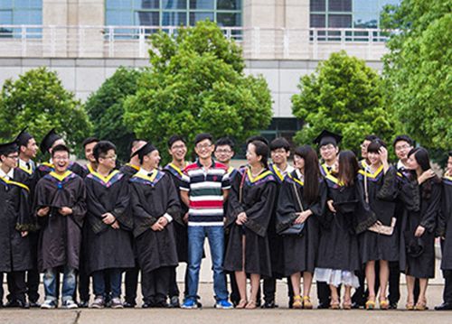 2023年学播音主持专业,哪个中专学校有？