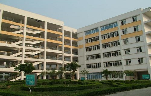 <b>洛阳市财经学校</b>