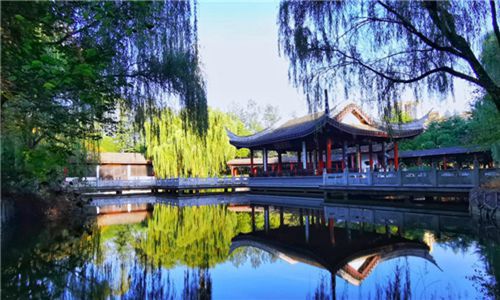 四川省资中县双龙职业中学