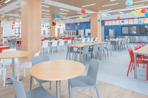 长沙南方职业学院五年制大专有高铁乘务专业吗