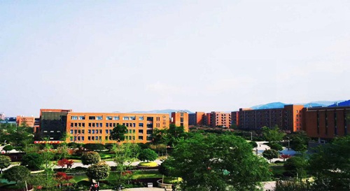 湖南外国语航空职业学院有高铁乘务专业吗