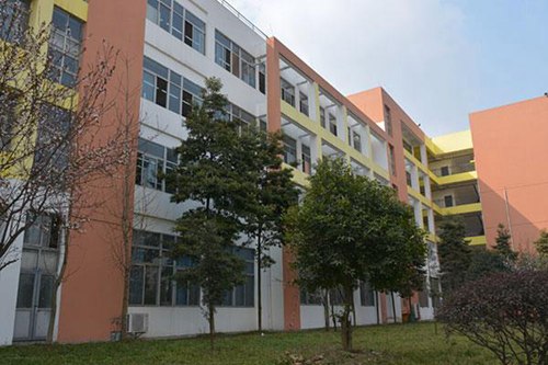 湖南铁路科技职业技术学院五年制大专有高铁乘务专业吗